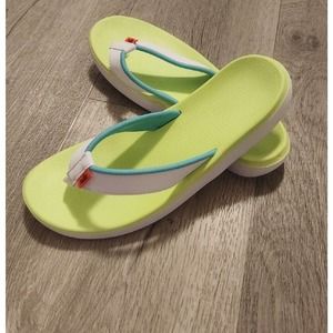 NIKE BELLA KAI SZ 6 WOMEN'S THONGS FLIP FLOPS VOLT/AURORA GREEN/WHITE